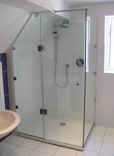 Mẫu phòng tắm kính cabin góc 90 độ