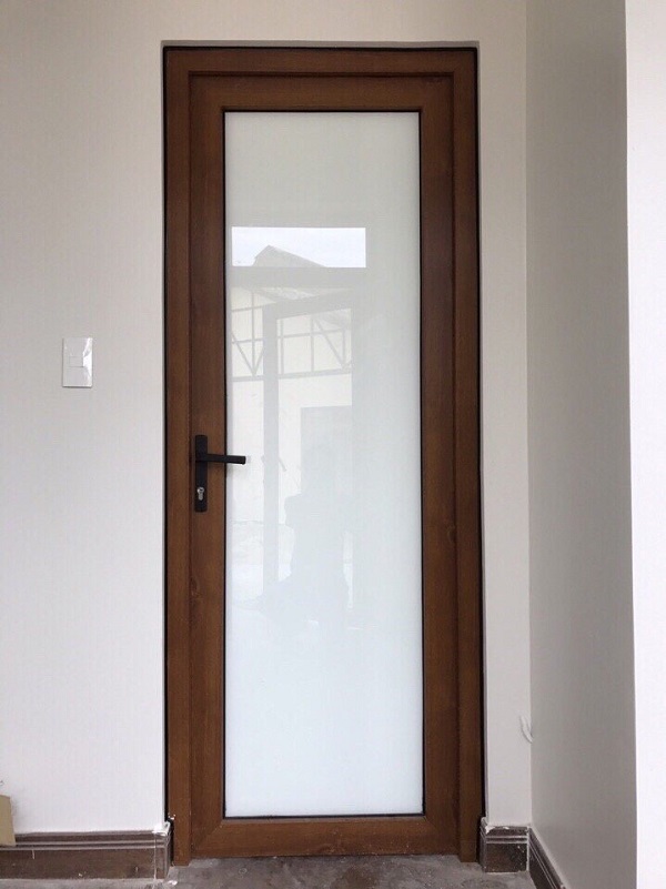 Mẫu cửa nhôm kính giả gỗ đơn giản cho phòng ngủ