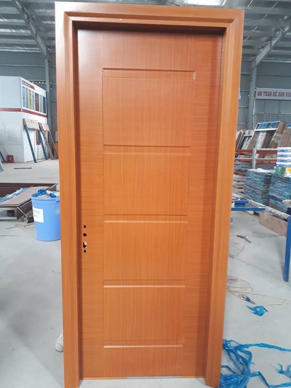 Cửa nhôm giả gỗ hiện nay đang là lựa chọn thu hút nhiều khách hàng vì những mẫu cửa này có tính thẩm mỹ cao nhưng giá thành lại rẻ hơn cửa gỗ rất nhiều.