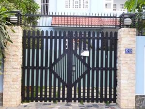 Mẫu cổng nhà phố cổ điển, đơn giản