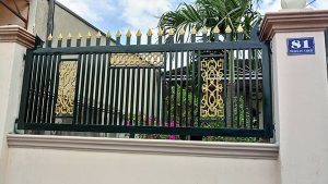 Hàng rào sắt họa tiết cổ điển, phức tạp
