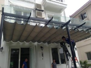 Mái xếp bạt kéo kèm kính cường lực