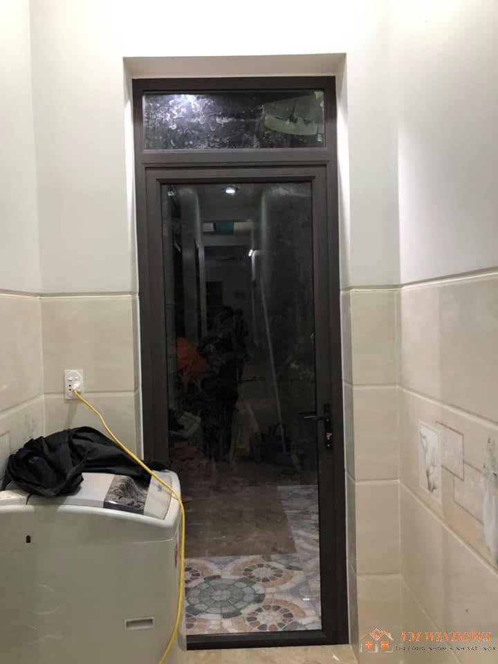 Cửa nhôm kính, lan can kính cường lực nhà Chị Kiều 8