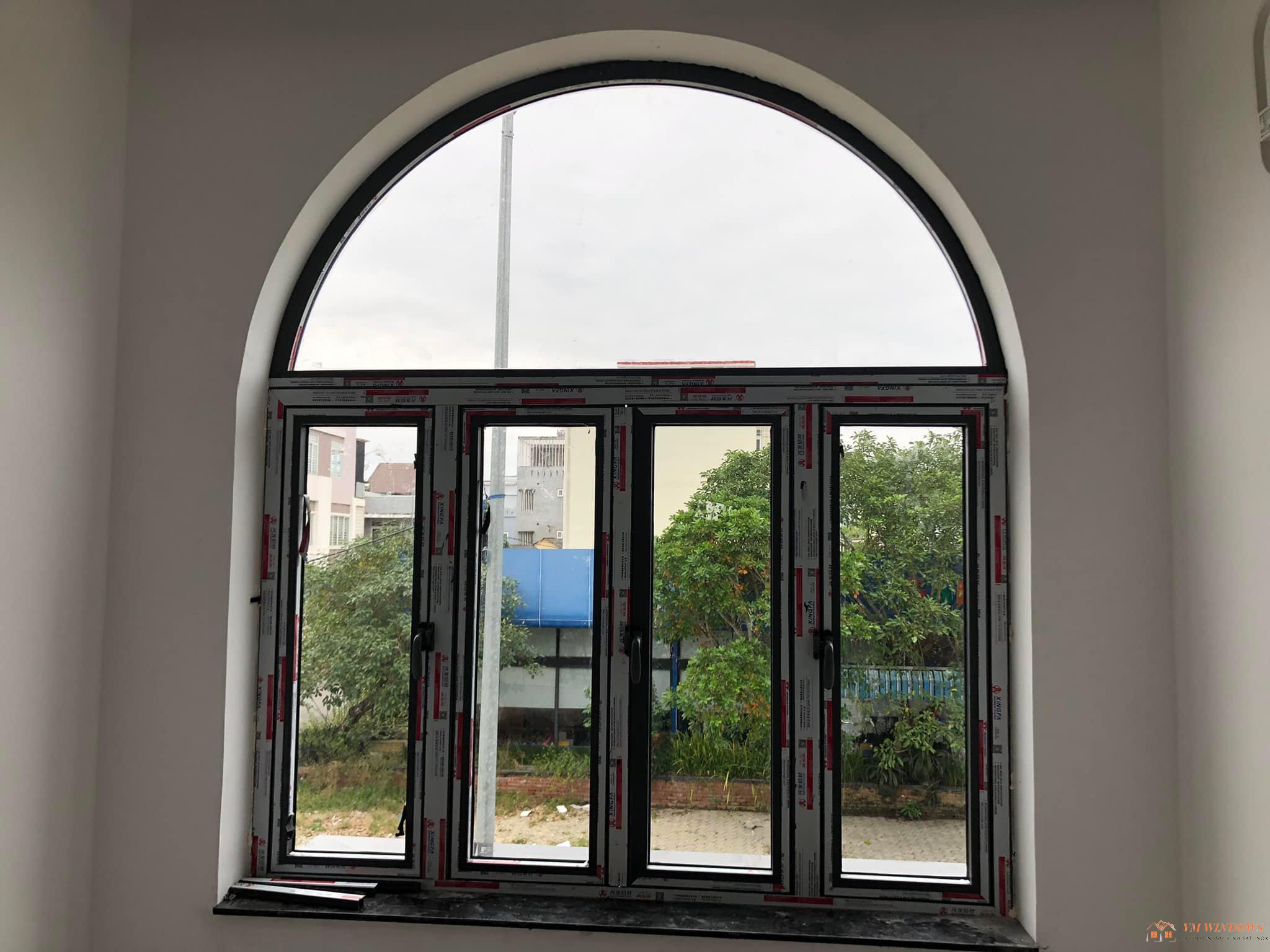 Cửa sổ nhôm kính mái vòm mở quay