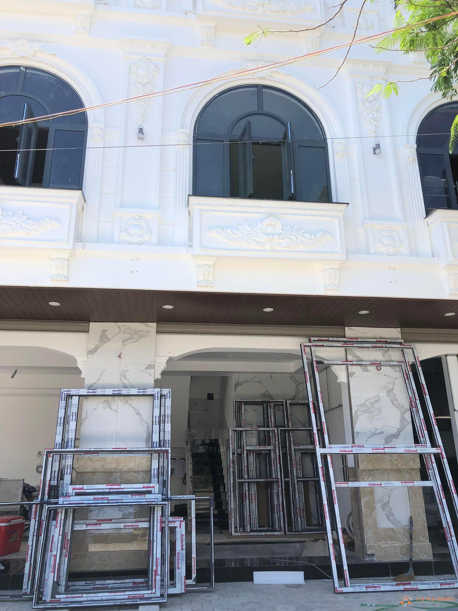 Cửa vòm nhôm kính cao cấp, hiện đại