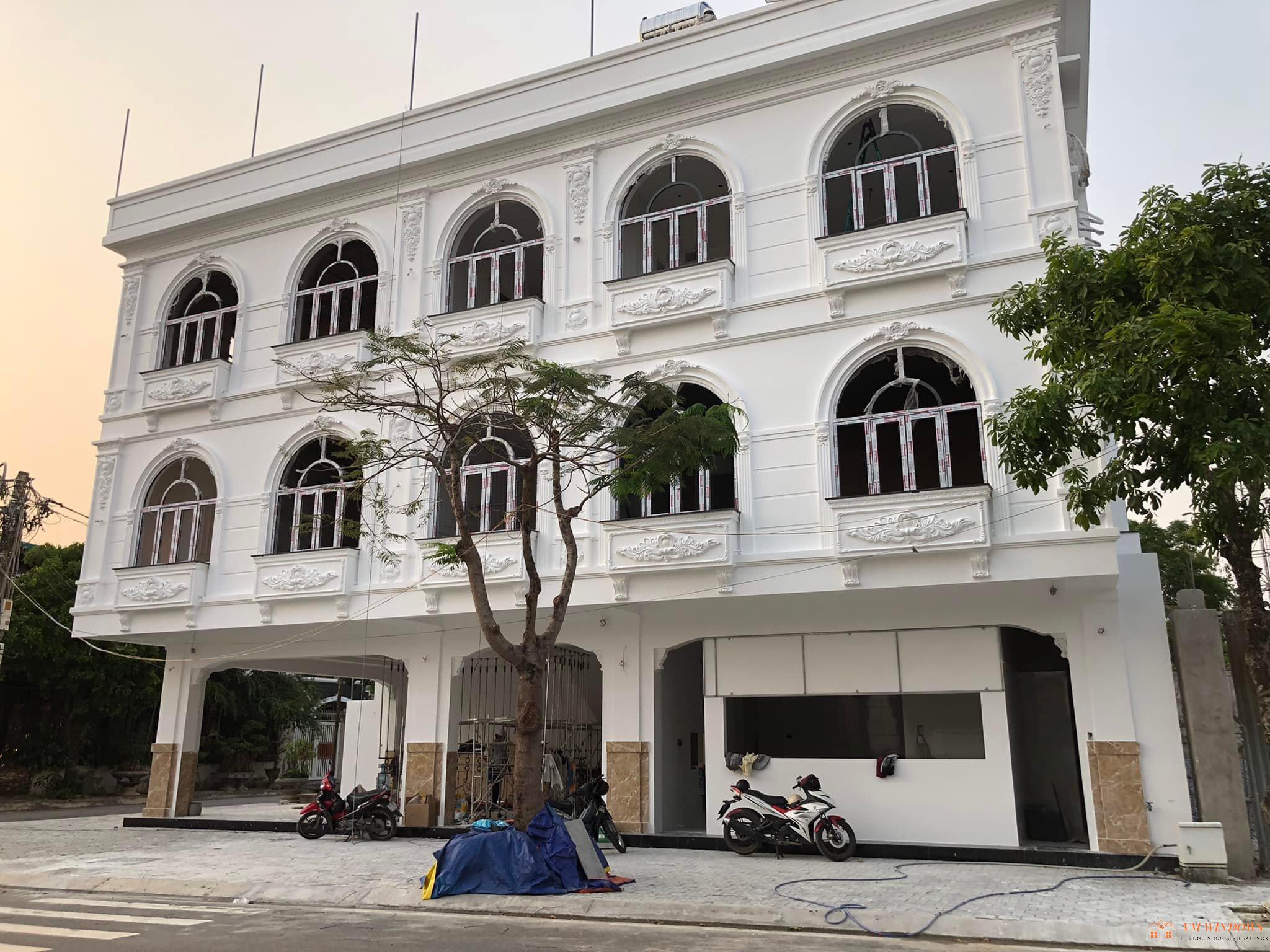 Cửa vòm nhôm kính cao cấp, hiện đại