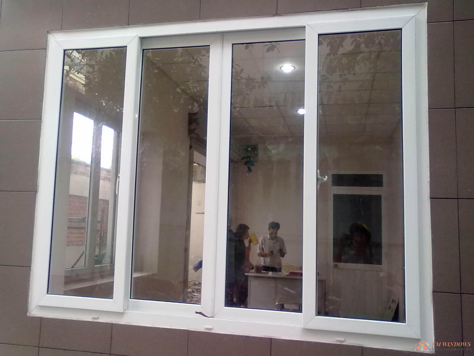 Mẫu cửa sổ lùa nhôm kính 4 cánh lùa cho văn phòng
