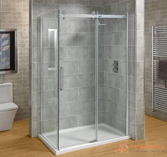 Phòng tắm kính sang trọng với thiết kế ngăn cách với nhà vệ sinh