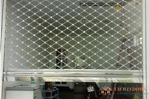 Cửa cuốn lưới mắc võng inox đẹp