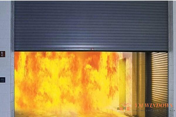 Cửa cuốn chống cháy cho nhà xưởng giúp đảm bảo an toàn về tài sản và tính mạng cho mọi người 