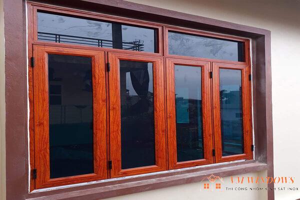 Cửa nhôm kính 4 cánh màu gỗ sang trong cho thiết kế cửa sổ