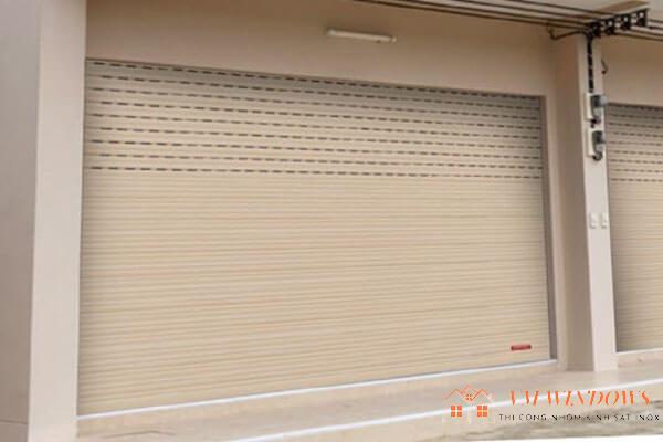 Nan cửa cuốn nửa khe thoáng và nửa tấm liền