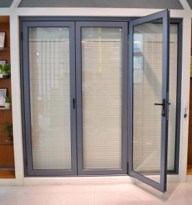 Cửa Nhôm Việt Pháp là gì? Nguồn gốc và Các Hệ Nhôm Phổ Biến